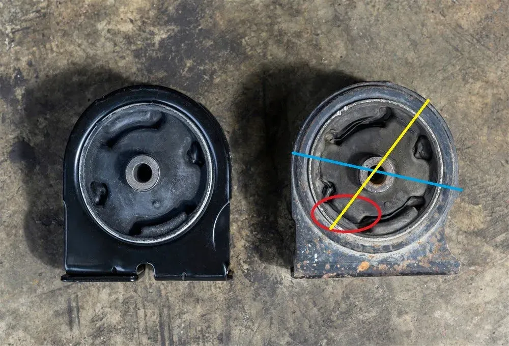 새것과 손상된 자동차 엔진 마운트 비교: 진동 문제의 원인이 되는 고무 부품의 마모 현상.