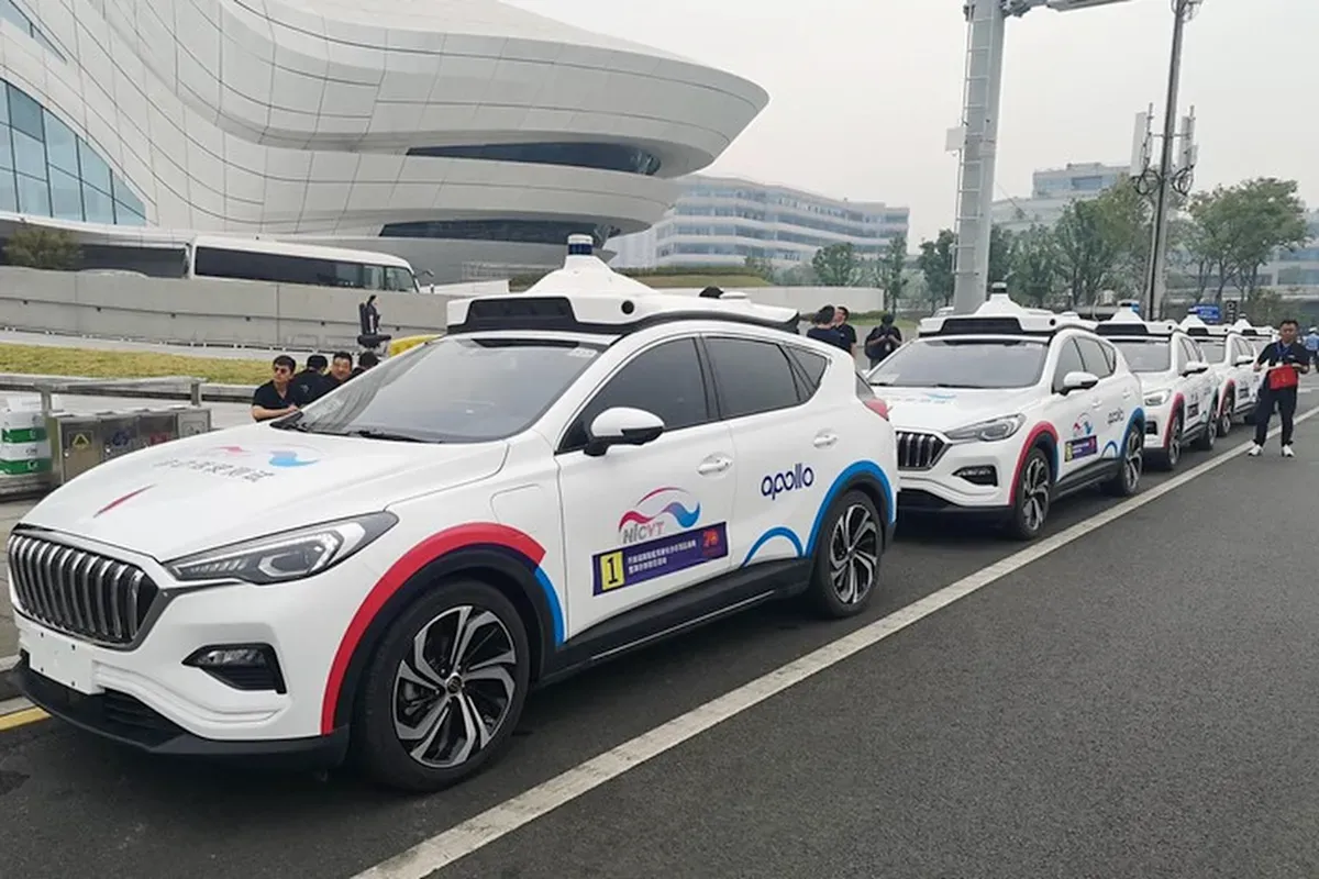 중국에서 첨단 자율주행 기술을 탑재한 바이두 아폴로 자율주행차량 라인업.