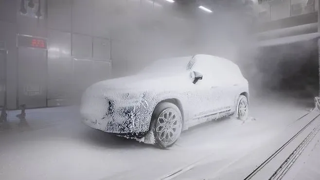 메르세데스-벤츠 신형 GLB, 12월 8일 세계 최초 공개 예정