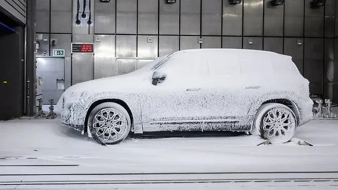 메르세데스-벤츠 신형 GLB, 12월 8일 세계 최초 공개 예정