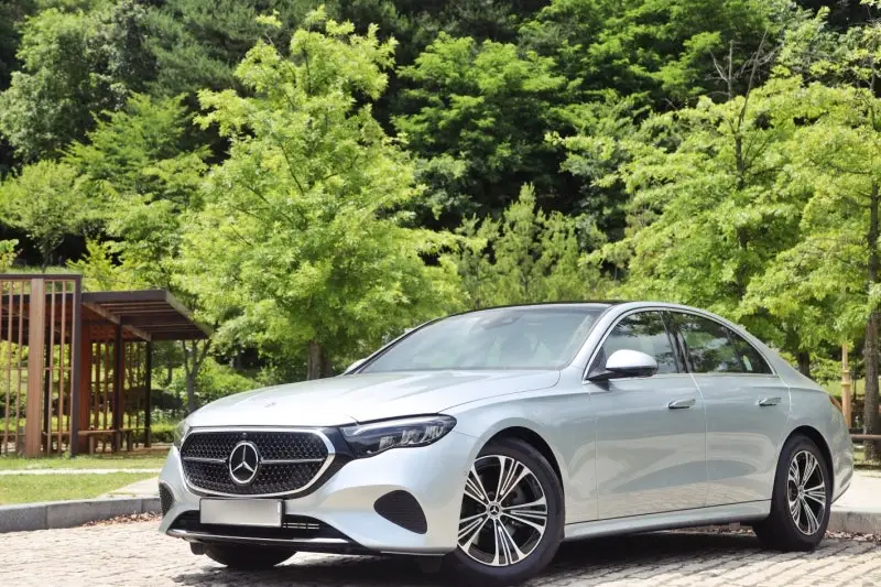 파격적인 가격표 뒤에 숨겨진 실내 구성과 옵션의 디테일, 벤츠 E200