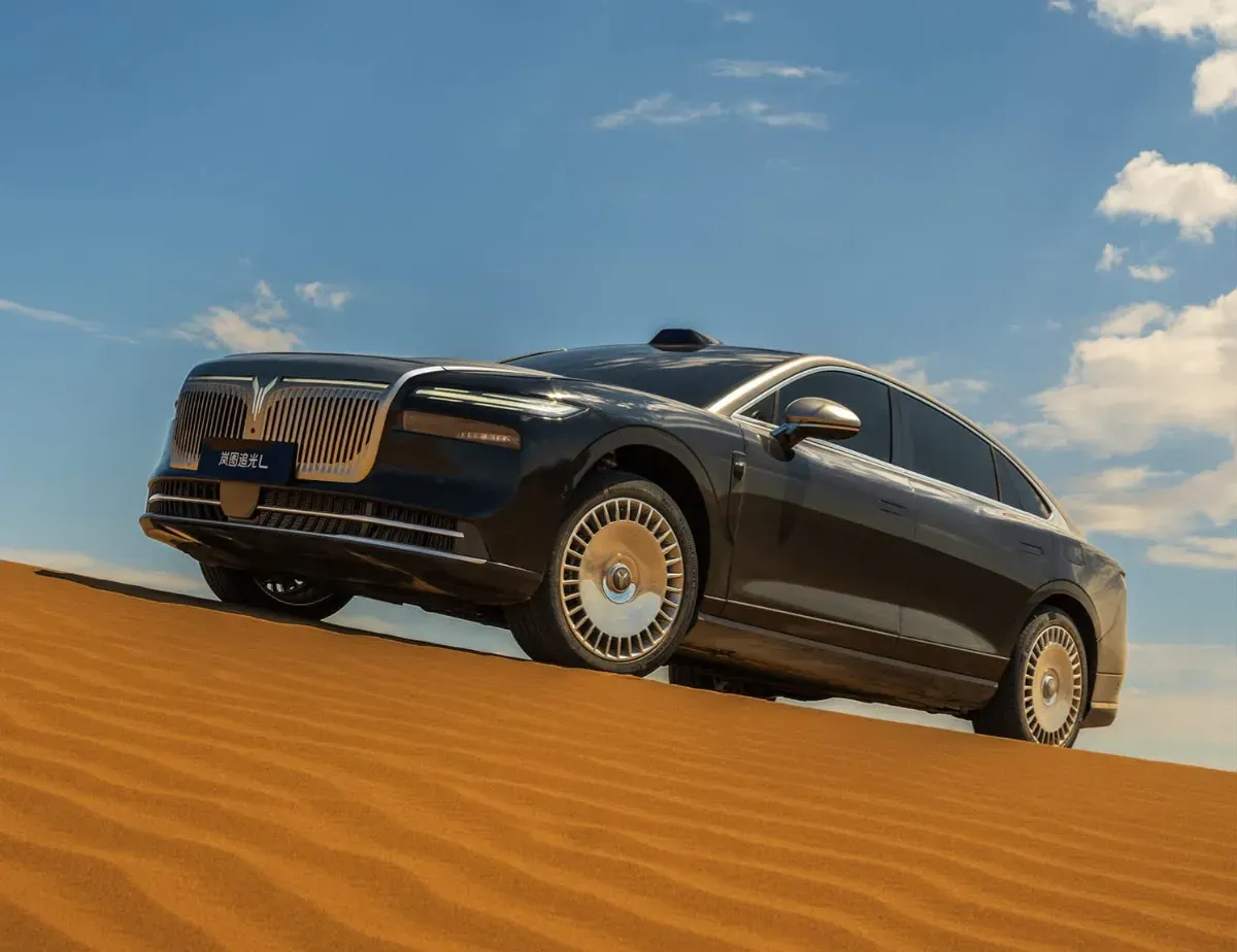 중국 프리미엘 세단 시장에 새로운 강자 등장...동펑 보야의 대담한 도전