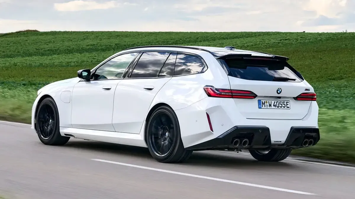 국내 진출한 글로벌 초고성능차들의 치열한 성능 전쟁, 1000마력대 전기 SUV까지 등장하며 프리미엄 시장 재편