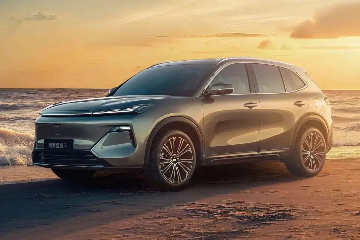 싼타페보다 낫다?”…2026년 한국 상륙 노리는 ‘지리 갤럭시 M7 EM-i’의 진짜 속내