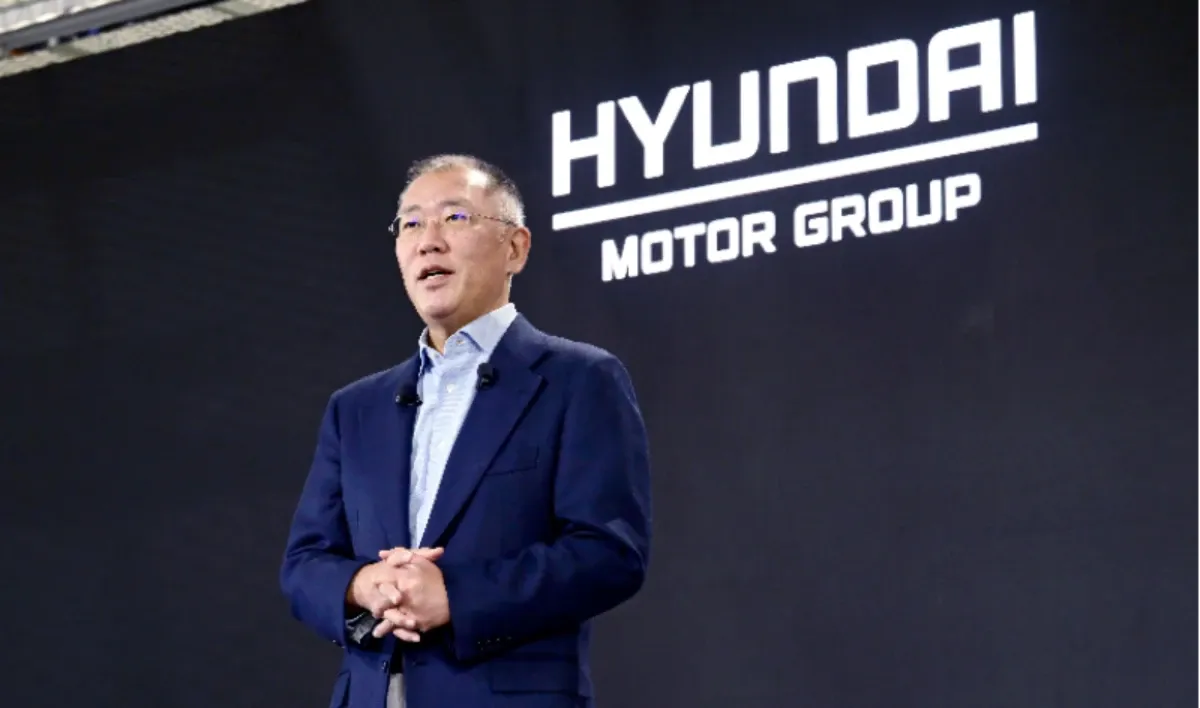 현대차 58년 만에 '유리천장' 깼다...정의선의 두 카드는 '혁신의 신호탄'인가