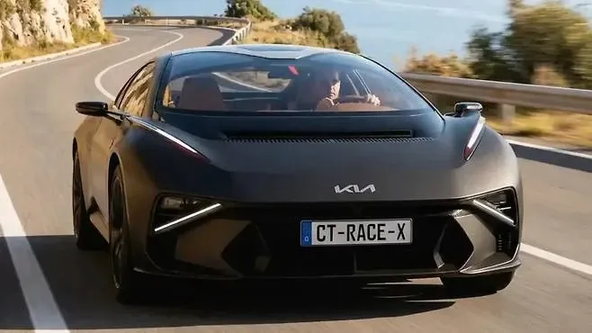 기아의 티저 공세, 스팅어 부활과 EV 레볼루션이 온다