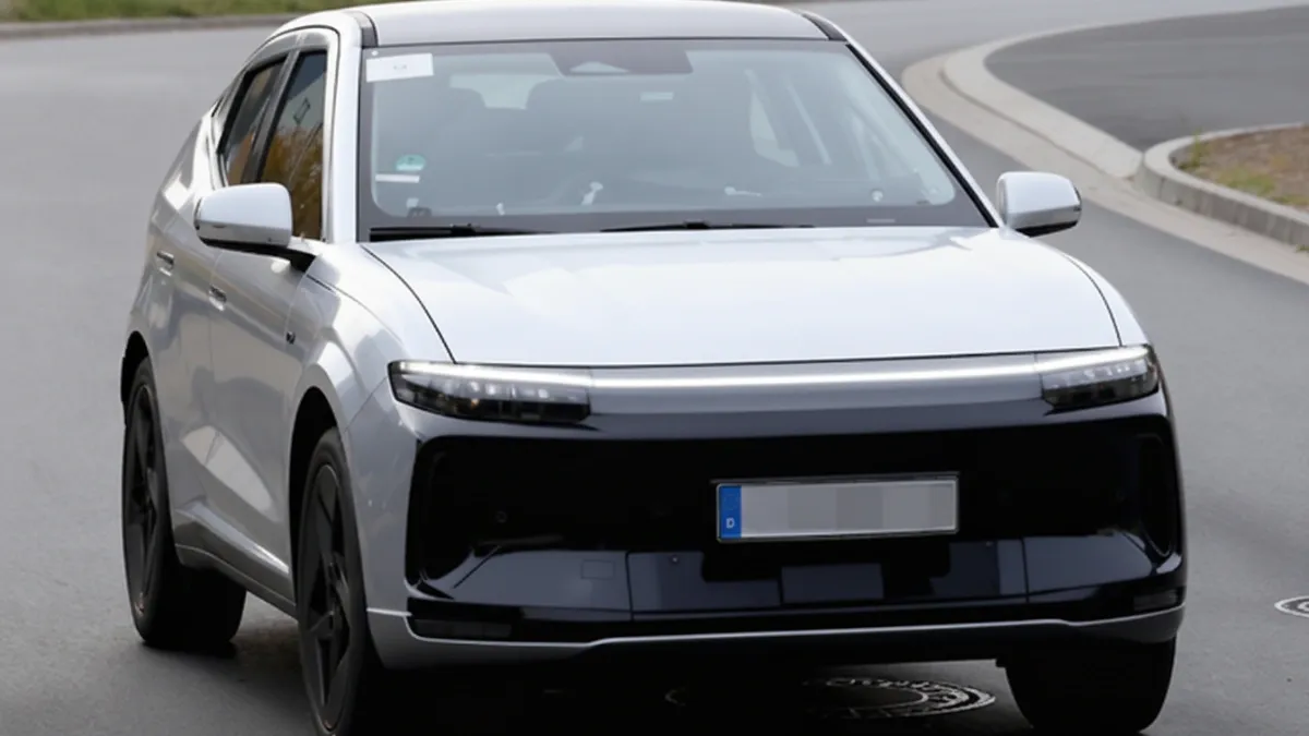 현대 아이오닉 3, 벨로스터 디자인 계승한 전기 크로스오버로 내년 출시 임박