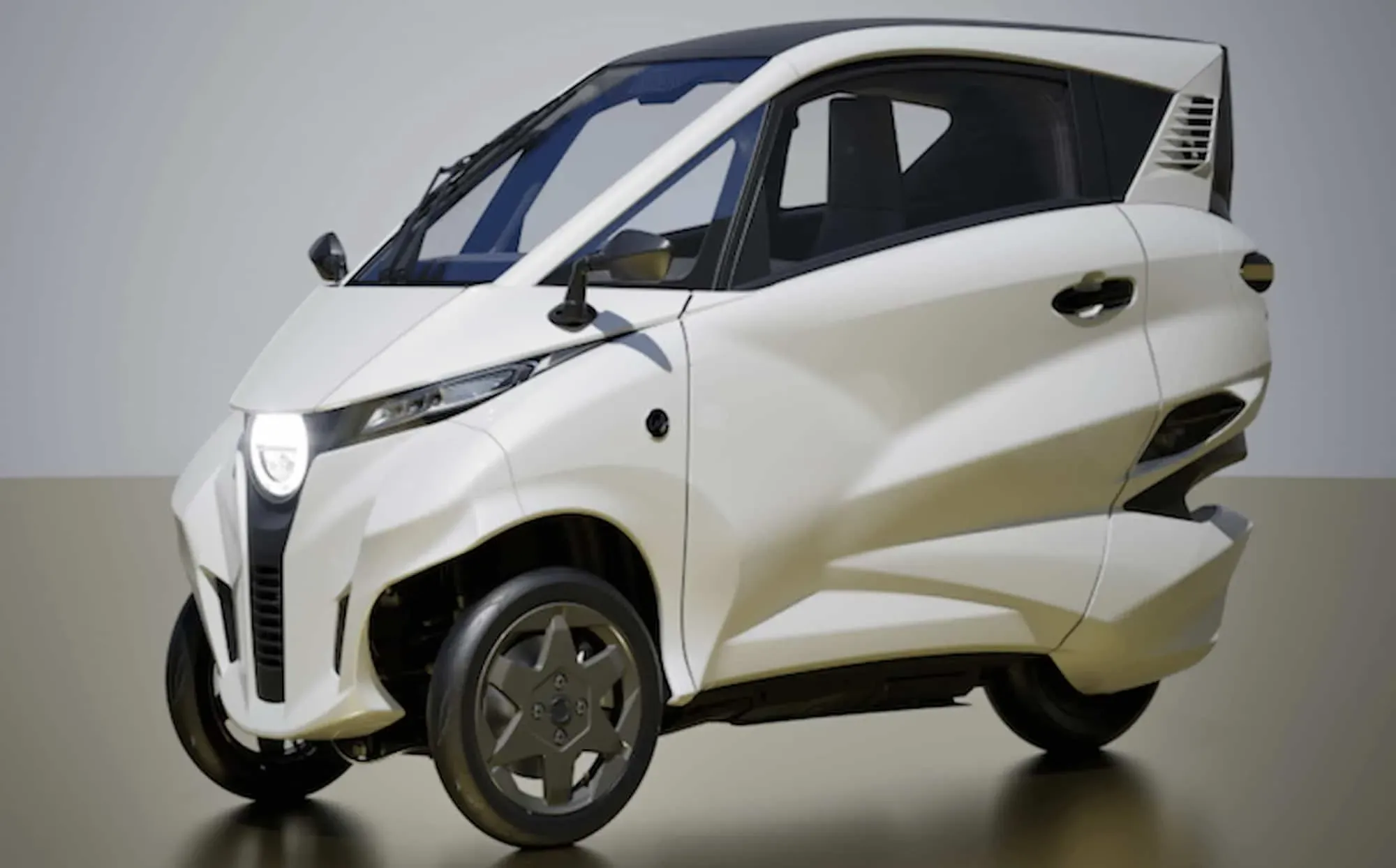 기울어지는 3륜 전기차 Lean3, 일본 도시 바꿀 "충격적" 비밀 공개