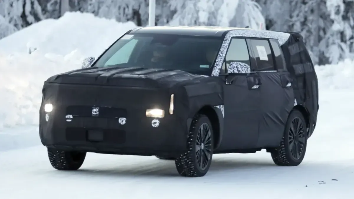 현대 싼타페 2026 페이스리프트, 논란의 '아령형' 디자인과 결별한다