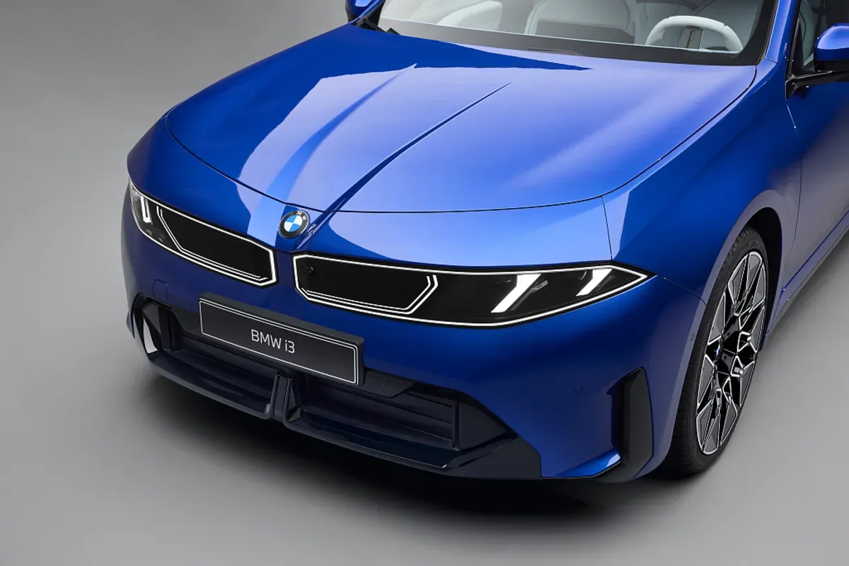 주행거리 800km의 벽을 깨다, 베일 벗은 BMW 노이어 클라쎄의 파격