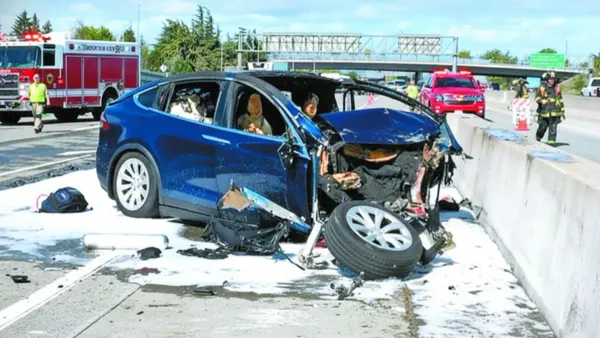 "안전합니다" 던 테슬라 FSD, 중국서 정면충돌 사고로 신뢰성 추락