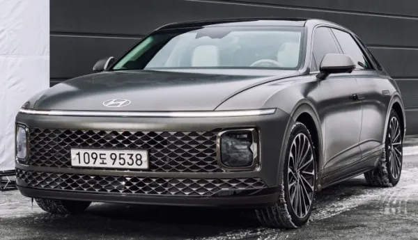 현대·기아 추락, 테슬라 '국민차' 등극"…자동차 시장 대지진, 11월 판매 순위가 보여준 충격적 반전