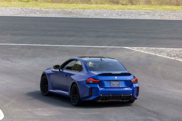 고객 표심 사로잡은 BMW 한정 에디션, 투표 1위 M2 부두블루 1억 원대에 출시