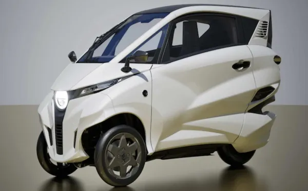 기울어지는 3륜 전기차 Lean3, 일본 도시 바꿀 "충격적" 비밀 공개