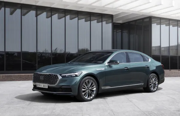 "G80 살 돈으로 넘어왔다" 승차감·가성비 압승에도 발목 잡는 '기아 엠블럼'