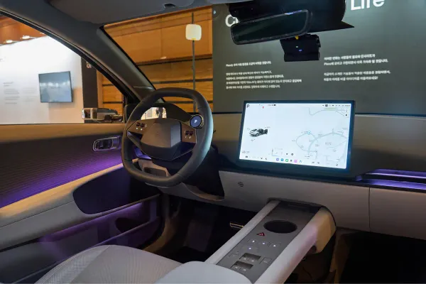 스마트폰을 품은 자동차, 현대차의 차세대 반격 플레오스 커넥트 핵심 분석