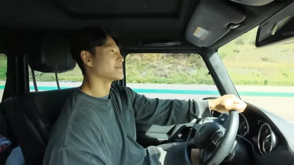 "휴지 아끼다 한방에 수십억 플렉스" 김종국, 62억 신혼집 차고에 꽁꽁 숨겨둔 최고급 SUV 발각