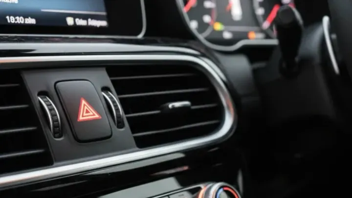 비상등, 이럴 때 안 켜면 최대 OO만원 벌금? 제때 못 켜면 목숨 잃는다